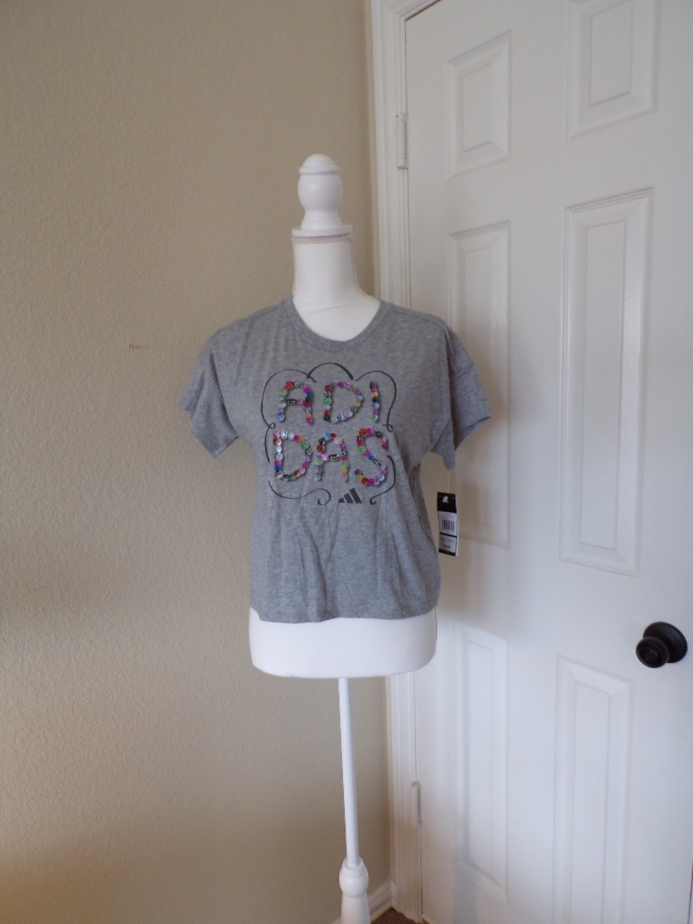 Adidas Girls Graphic Crop T-Shirt Size M (10/12) Gray Multi Beaded Logo